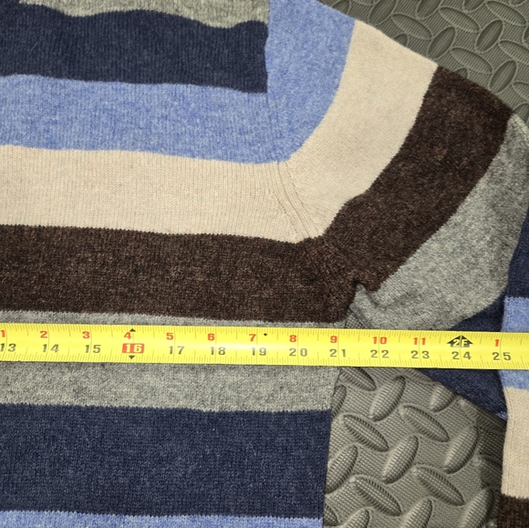 Bill Blass 100% Lambs Wool Sweater - Picture 3 of 4